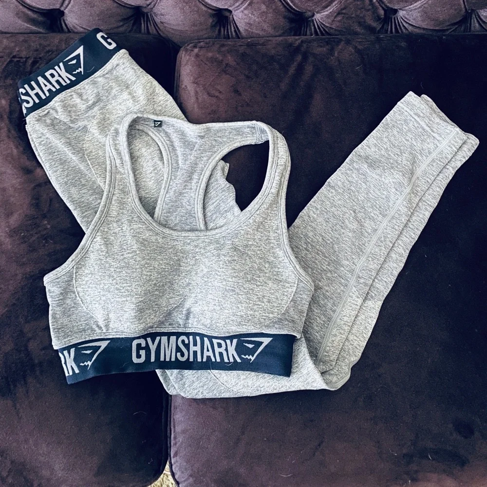 Gymshark sports bra and seamless leggings set - Picture 1 of 3